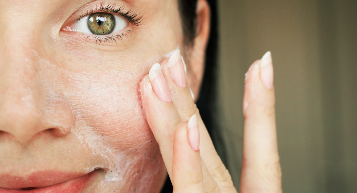 Suchá a podrážděná pleť zároveň potřebuje koncentrovanou péči.