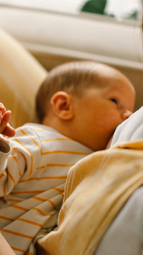 Poklidné kojení miminka